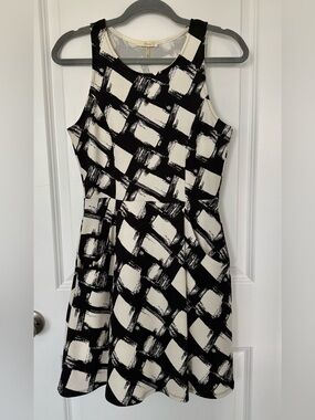 Sopranos Black Cream Abstract Print Fit & Flare Dress With Pockets Size M